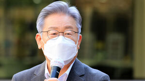 이재명, '스타트업 정책 토크' 참석&hellip;청년 &middot; 미래 중점 행보