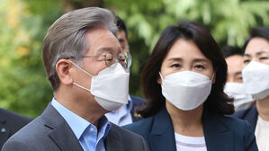 아내 김혜경 씨 낙상사고&hellip;이재명, 오늘 일정 모두 취소