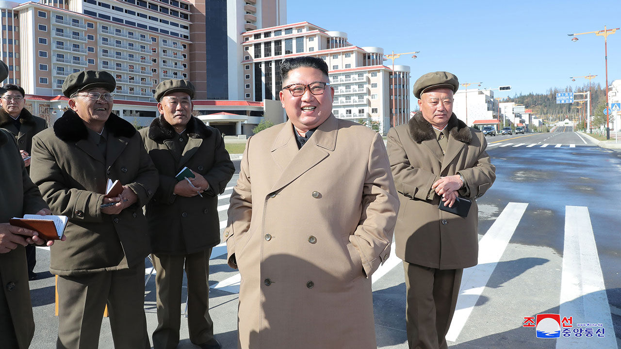 김정은, 35일 만에 공개활동…삼지연 건설 사업 현지지도