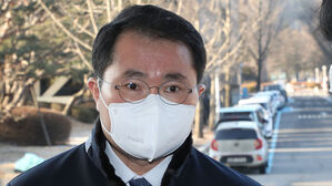 '윤석열 수사 주임검사' 여운국, 민주당 의원 접촉 논란