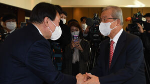 윤석열 &middot; 김종인 회동&hellip;윤석열 측 "김병준 &middot; 김한길 영입 잘 추진"