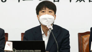 이준석, '당 대표 패싱' 논란에 "가당치 않다&hellip;김병준 원톱"