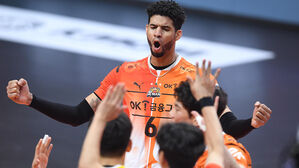 레오, 3세트부터 부활&hellip;OK금융그룹, 3위로 도약