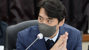 [취재파일] '출산 갈라치기 논란' 한준호, 뒤에선 "기자들 때문"