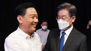 김두관 &middot; 이광재 이어 김영주도&hellip;與 공동선대위원장 사퇴 도미노