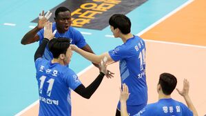 프로배구 한국전력, 난적 KB손보 꺾고 1위 복귀&hellip;다우디 30점