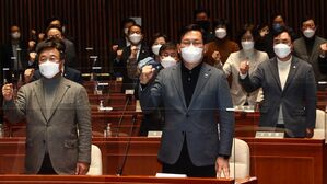 민주당, 이재명에 '선대위 쇄신 권한' 위임&hellip;"백의종군 심정"