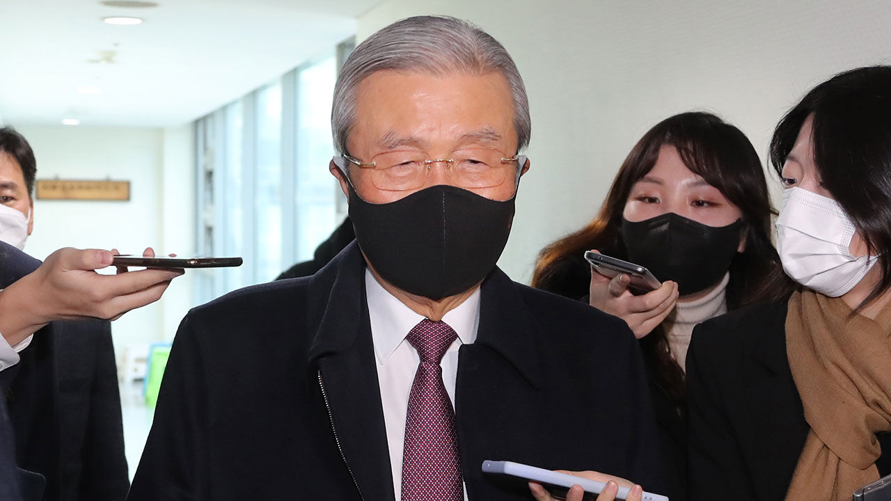 김종인 "밖에서 돕겠다고 한 적 없다…더 이상 물러나지 않아"