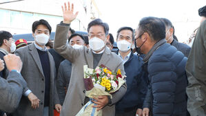 이재명 "전두환 후예 국민의힘, 다시 권력 갖겠다고 발악"