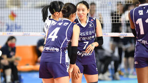 '실업팀 출신' 이예림 &middot; 이윤정 활약&hellip;도로공사, 3연승 신바람