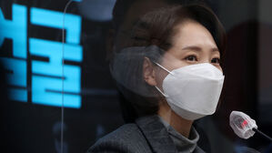 조동연, 사생활 논란에 눈물&hellip;"많은 분들이 불편, 송구 &middot; 죄송"