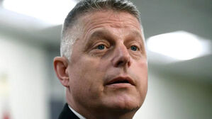 캐나다 해군 중장, 30년 전 함내 성폭력 혐의로 기소