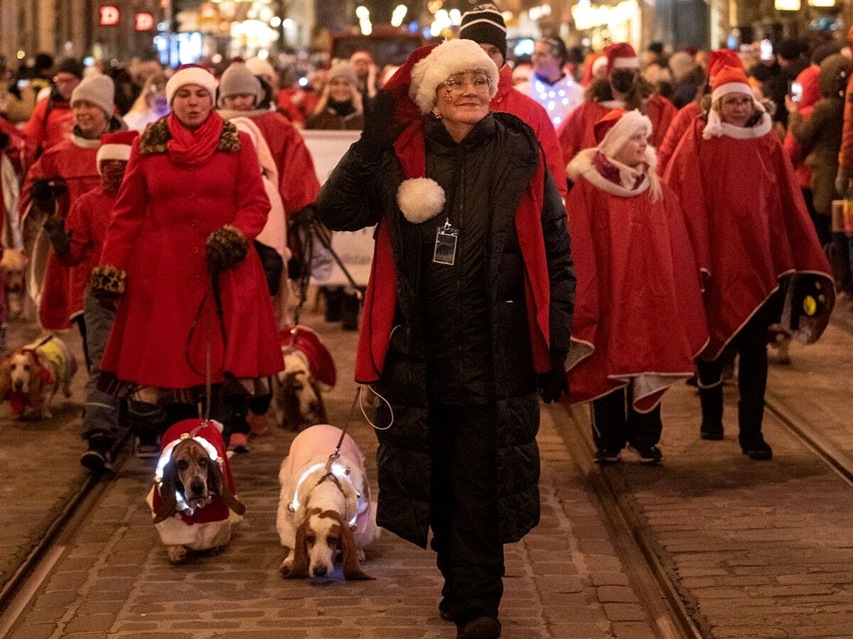 견공과 말도 함께한 크리스마스 퍼레이드. (사진=Ants Vahter , Dorit Salutskij)