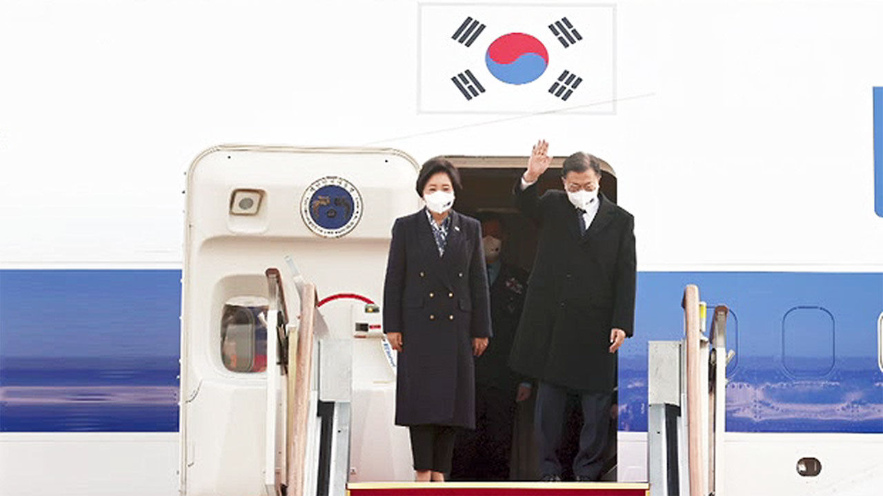문 대통령, 호주 도착…내일 정상회담