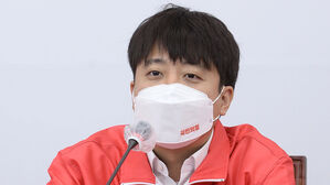 이준석 "김건희 씨 향한 비단주머니, 엄청 많아"