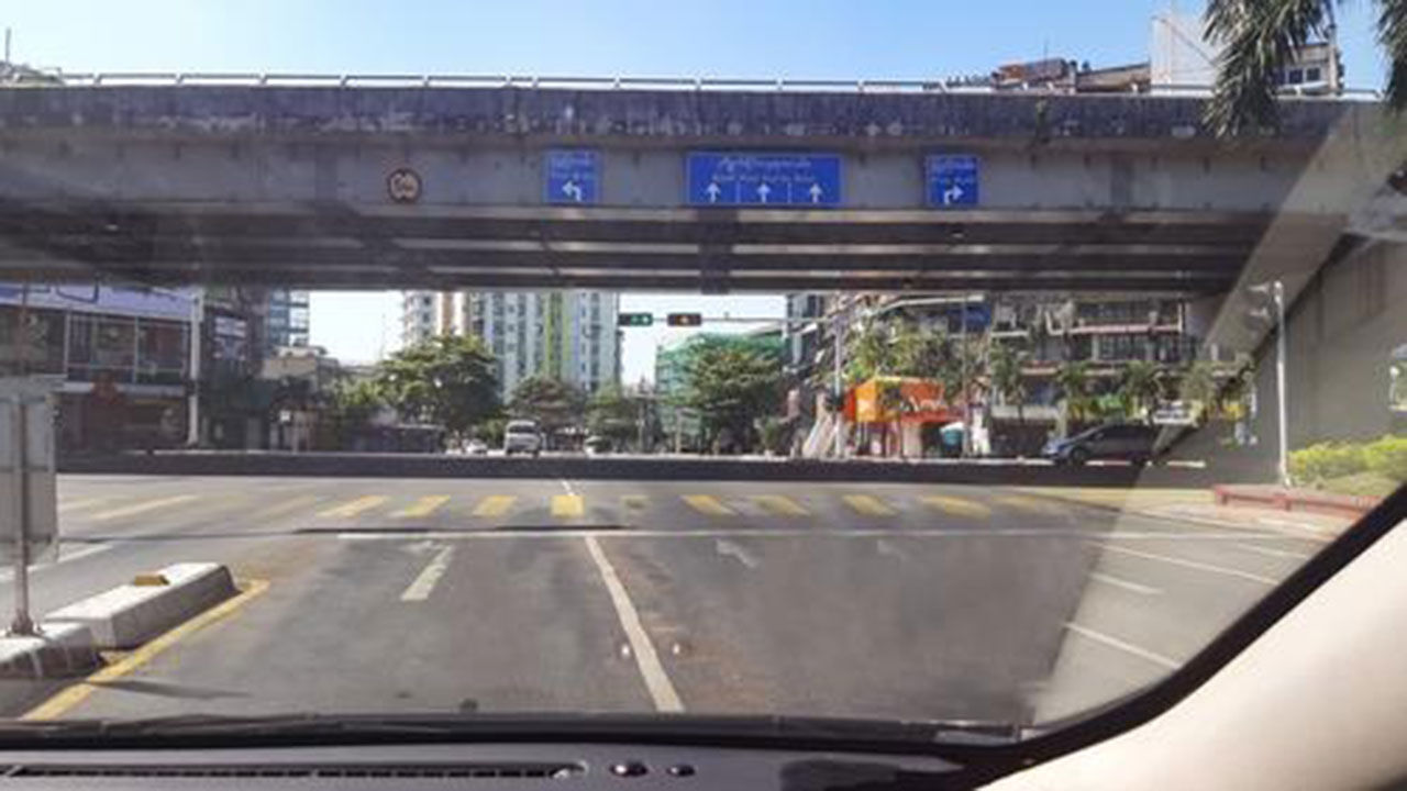 텅 빈 미얀마 양곤 시내 모습