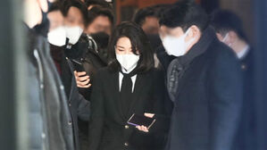 "김건희 경력, 허위 아닌 부정확"&hellip;與 "신파 코미디"