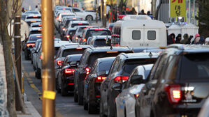 무색한 해맞이 통제&hellip;새해 첫날 동해안 35만 대 몰릴 듯