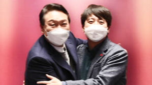 '돌연 화해'한 윤석열-이준석…불안한 시선 여전