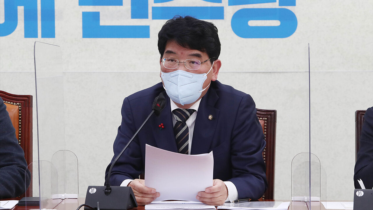 민주당 "이륜차 전면 번호판 의무화…어린이 보호구역 확대"