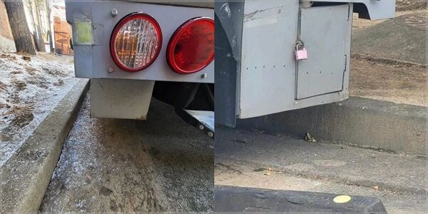 [Pick] 쇠 상자에 갇혀 끌려다닌 개…주인의 무지한 '애정'이었다