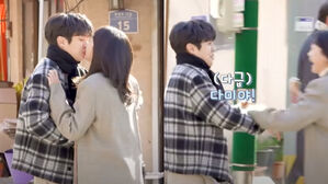 [SBS Star] VIDEO: Choi Woo Shik Says Kim Da-mi's Name Instead of Her Character's Name After Their Kiss