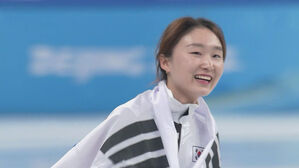 [영상] 최민정, 적수가 없었다! 女1500m 금메달 '올림픽 2연패' (쇼트트랙 여자 1500m 결승)