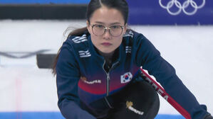 [영상] 덴마크와 운명의 8엔드 라스트 샷&hellip;동점 만드는 김은정 (여자 컬링 예선 8차전)