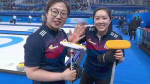 [영상] 김은정의 환상적인 마무리 샷! 막판 '짜릿한 역전승' (컬링 여자 예선-대한민국 vs 덴마크)