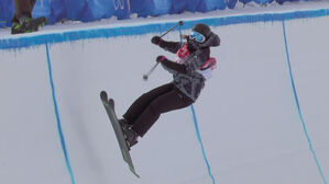 [영상] 힘차게!&hellip;'올림픽 데뷔' 17살 김다은, 무사히 마무리 (프리스타일 스키 여자 하프파이프 예선 1차 시기)