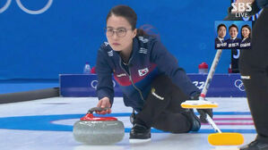 [영상] 김은정, 완벽 샷이었지만…스웨덴 1점 추가 (5엔드) (컬링 여자 예선-대한민국 vs 스웨덴)