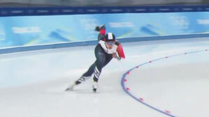 [영상] 동선 겹친 김민석, 어쩔 수 없었던 감속…현재 11위 (스피드스케이팅 남자 1000m)