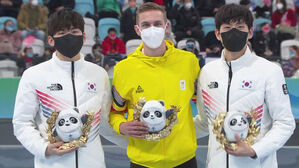 [영상] 매스스타트 휩쓴 대한민국! 정재원&middot;이승훈 메달 시상식