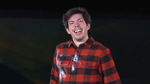 [영상] 스케이트 신고 백플립까지! 에너지 넘치는 연기 (피겨스케이팅 갈라쇼)