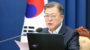 문 대통령 "우크라 상황 심각한 국면…교민 안전 · 경제 영향 면밀 점검"