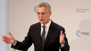 나토 긴급 화상 정상회의 "동유럽 병력 추가 강화"