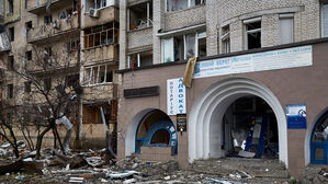 러시아, 키예프 공격 집중&hellip;미사일 폭격 재개 &middot; 전차 진격