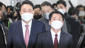 윤-안, 토론 후 심야회동&hellip;"성공한 정권 만들자" 합의