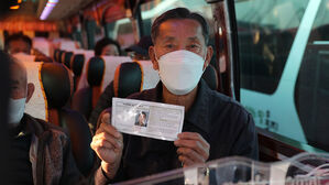 [현장] "신분증도 다 탔지만…" 울진 산불 이재민도 '한 표'