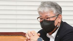 조응천 "靑 이전, 무조건 반대 아닌 안보공백 우려 때문"