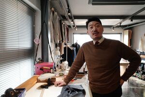 [씨네멘터리] 맞춤정장 성지의 젊은 한국인, 그가 재단한 이 영화 의상들