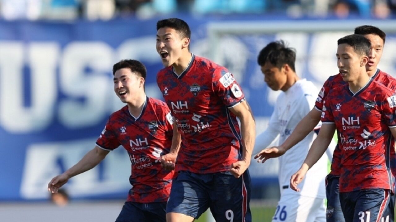 '조규성 5호골' 김천, 수원과 1대 1 무승부