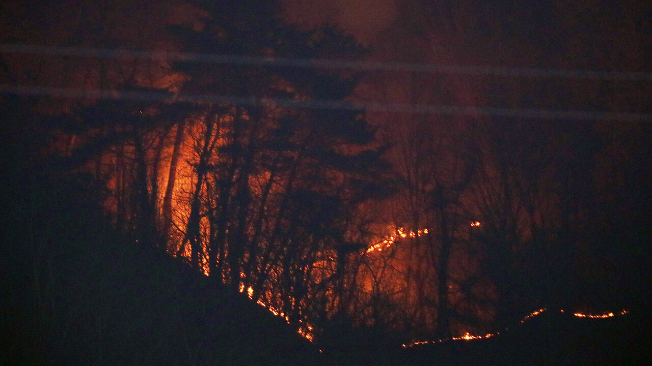 경북 봉화서 산불…산림당국 '산불 3단계' 격상