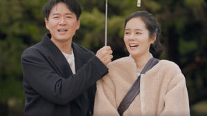 [SBS Star] Han Ga In Says Yeon Jung Hoon Did Not Make Their Relationship Official Even Until Marriage