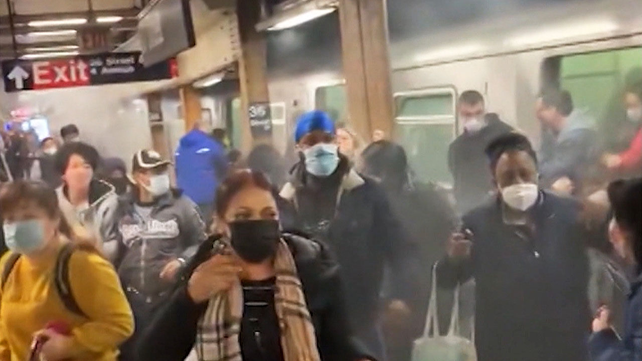뉴욕 브루클린 지하철역 무차별 총격 사건 현장