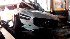 송파구 음식점으로 차량 돌진&hellip;인명피해 없어