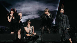 2NE1