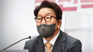 권성동 "초유의 헌정농단 악법&hellip;문 대통령 거부권 행사해야"