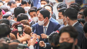 윤 당선인, 예비 후보들과 동행&hellip;'선거 개입' 논란