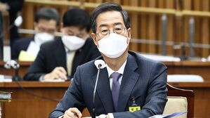 한덕수, '김앤장 고액보수 수령' 지적에 "송구"&hellip;"세금은 성실히 냈다"